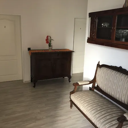 Fettehenne Gaestehaus Πανδοχείο Erkrath